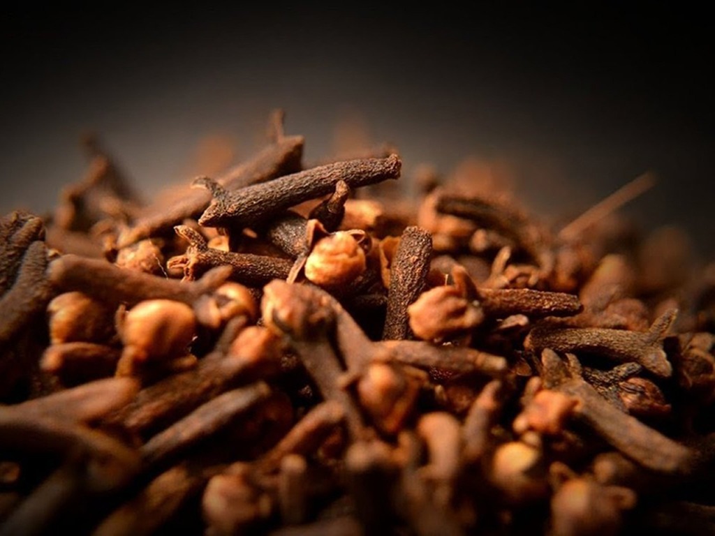 Blogs 5 Cloves for Hair Growth: A Natural Wonder or Just a Myth?